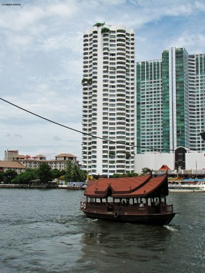 Old and new on Chao Phraya
